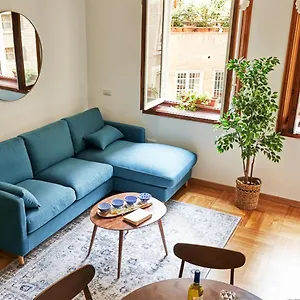 Cozy Duomo - Elegant & Quiet, 300m From Cathedral Apartment