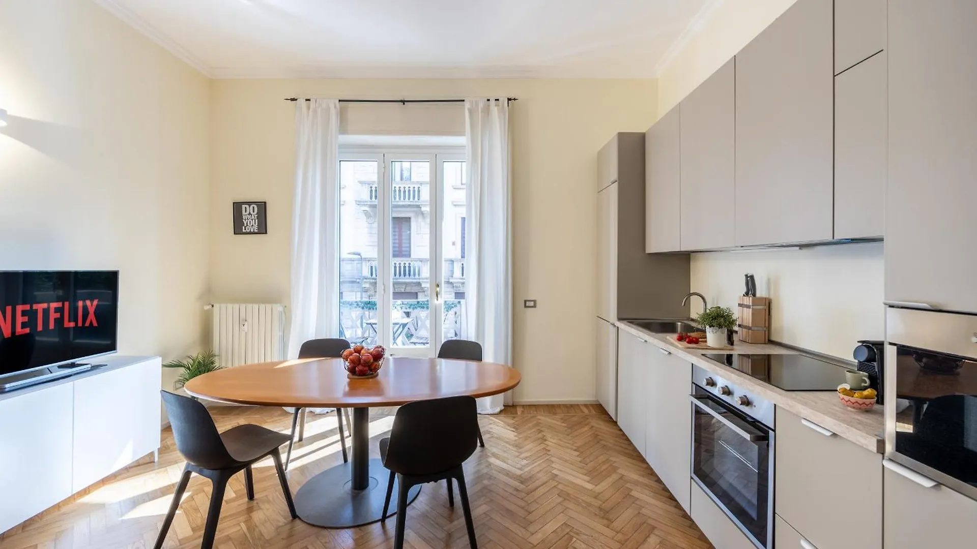 Navigli-Duomo - Prestige Apartment Netflix-Wifi Milaan 0*,  Italië